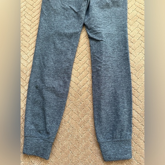 Lululemon Joggers - Like Brand New - Picture 2 of 3